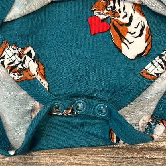 Posh Peanut Bodysuit Twirl - Picture 3 of 5